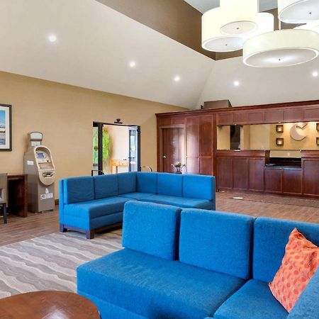 Comfort Inn & Suites Cincinnati Eastgate Esterno foto