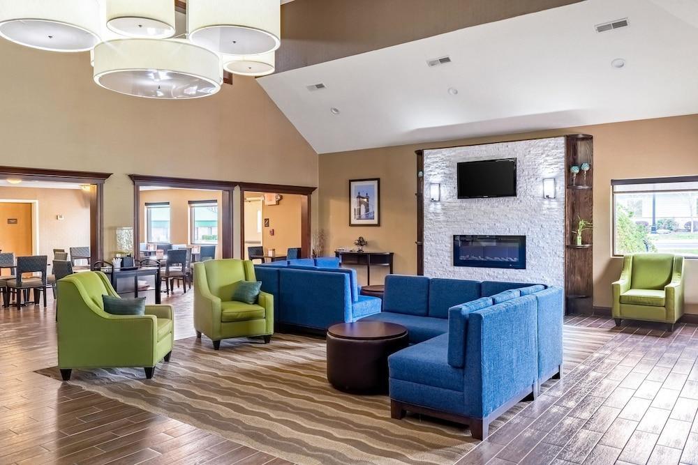 Comfort Inn & Suites Cincinnati Eastgate Esterno foto