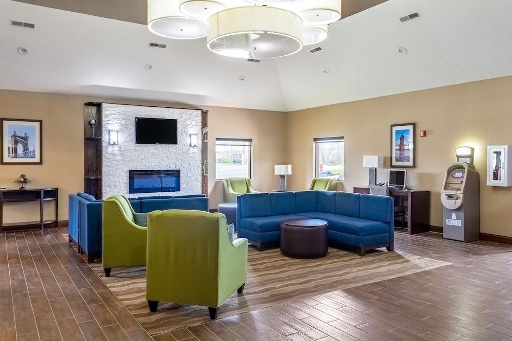 Comfort Inn & Suites Cincinnati Eastgate Esterno foto
