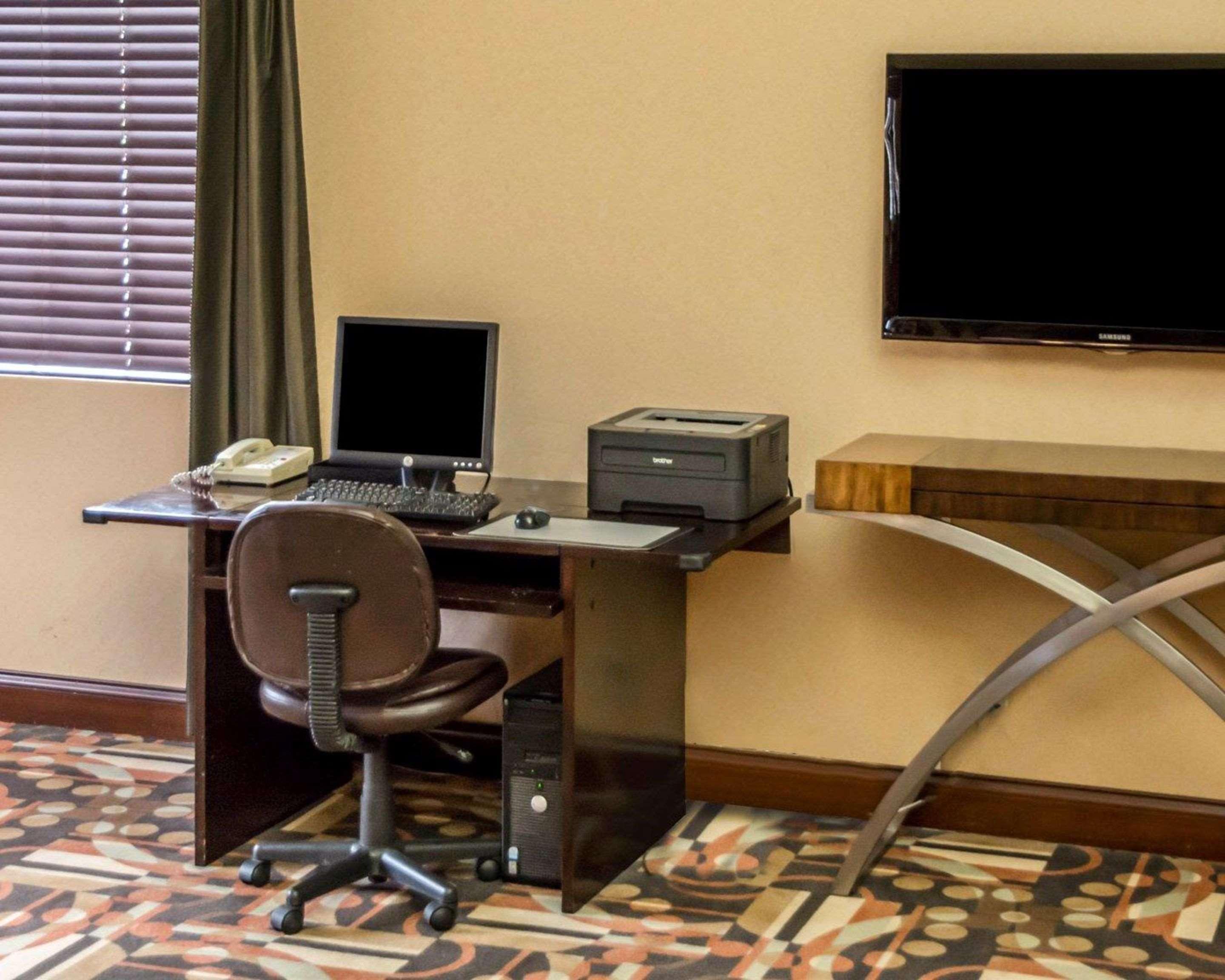 Comfort Inn & Suites Cincinnati Eastgate Esterno foto