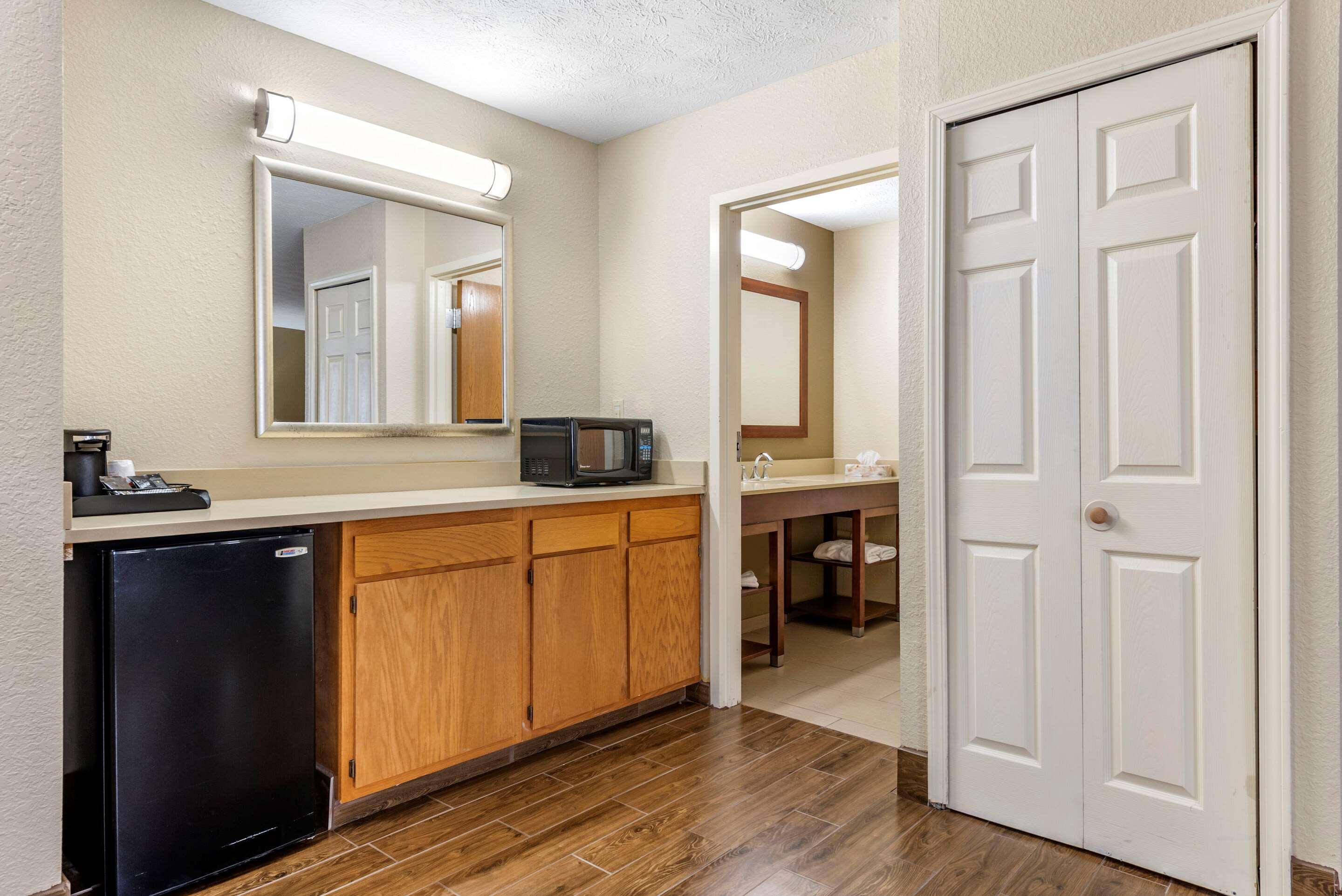 Comfort Inn & Suites Cincinnati Eastgate Esterno foto