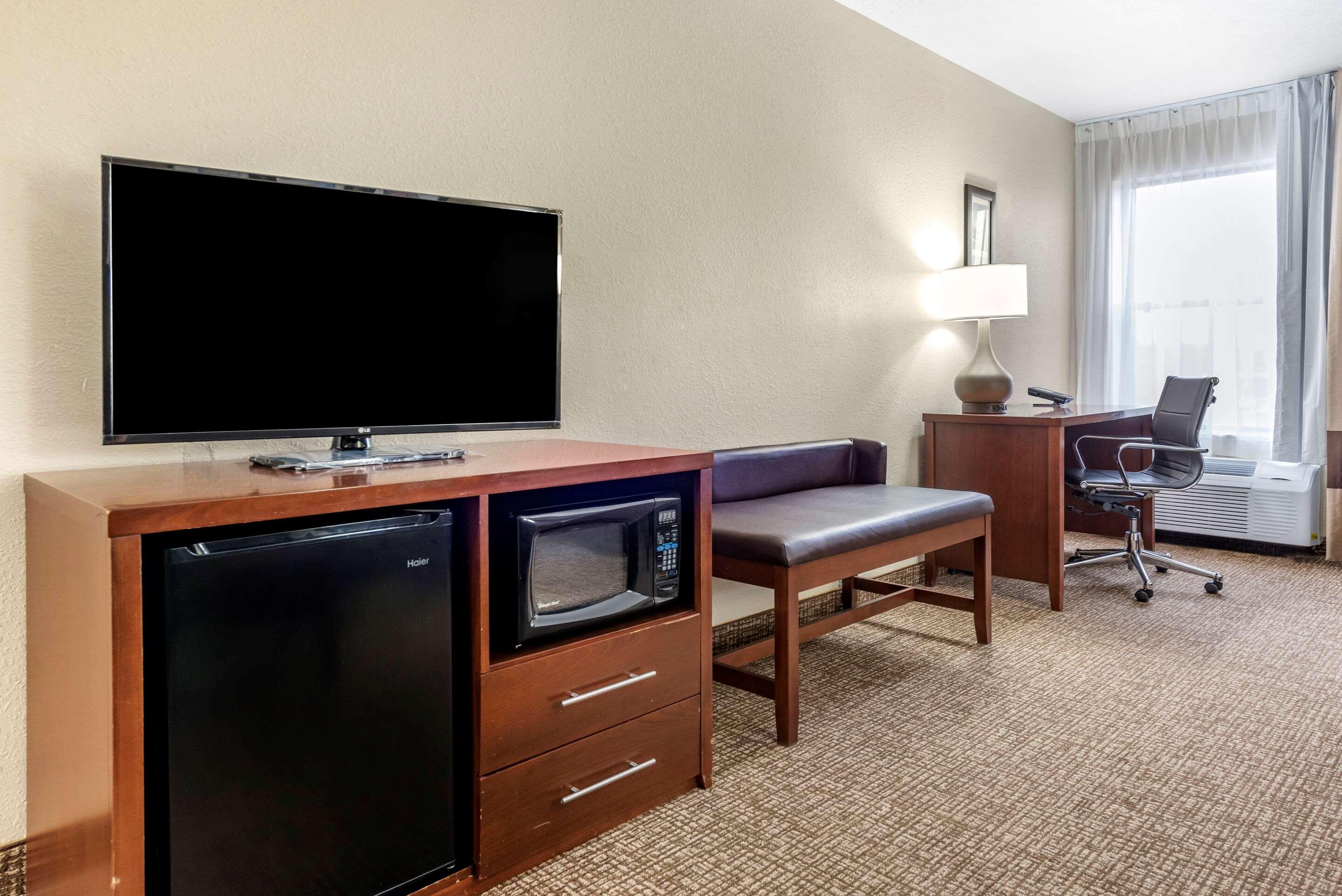 Comfort Inn & Suites Cincinnati Eastgate Esterno foto