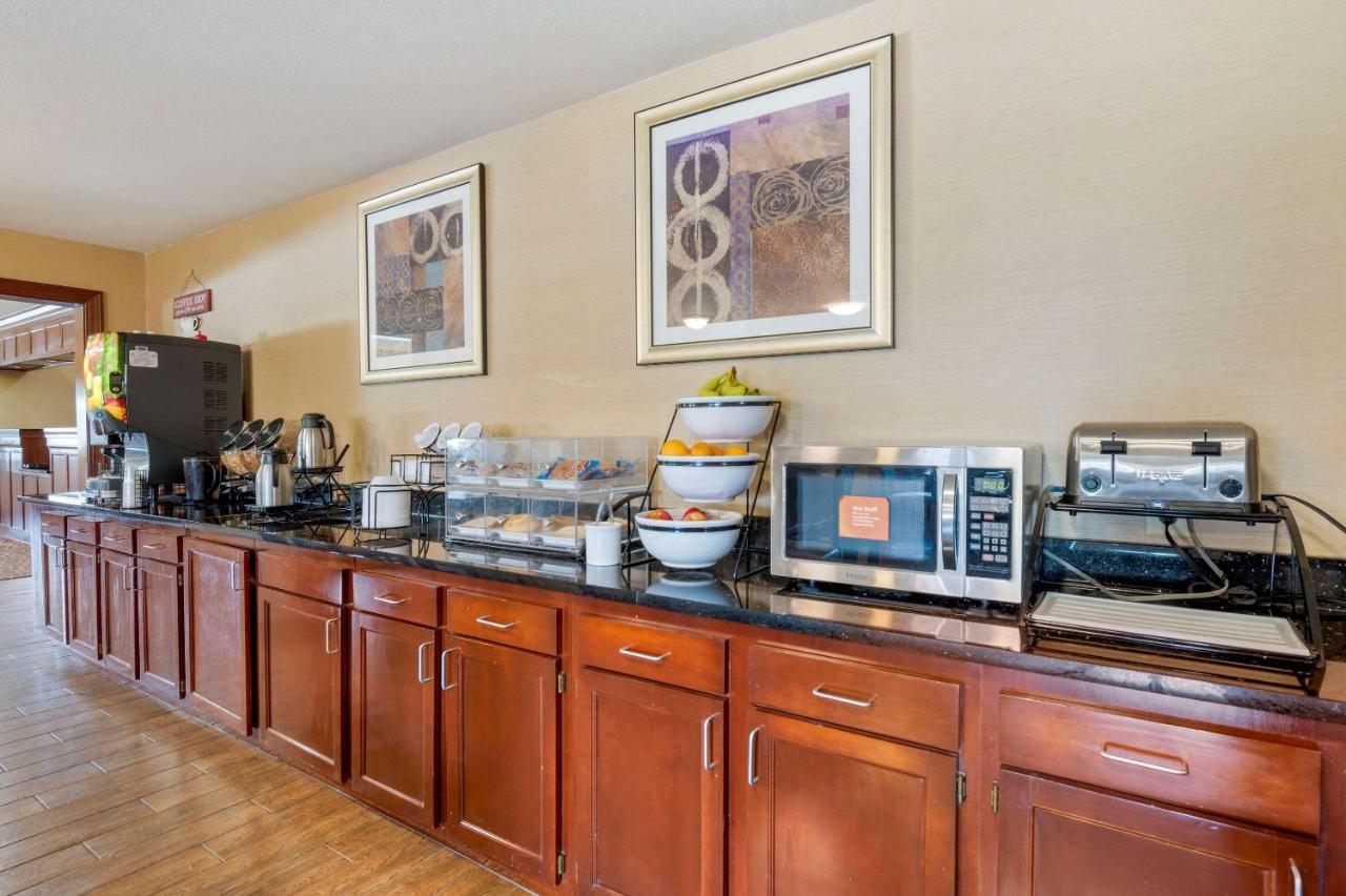 Comfort Inn & Suites Cincinnati Eastgate Esterno foto