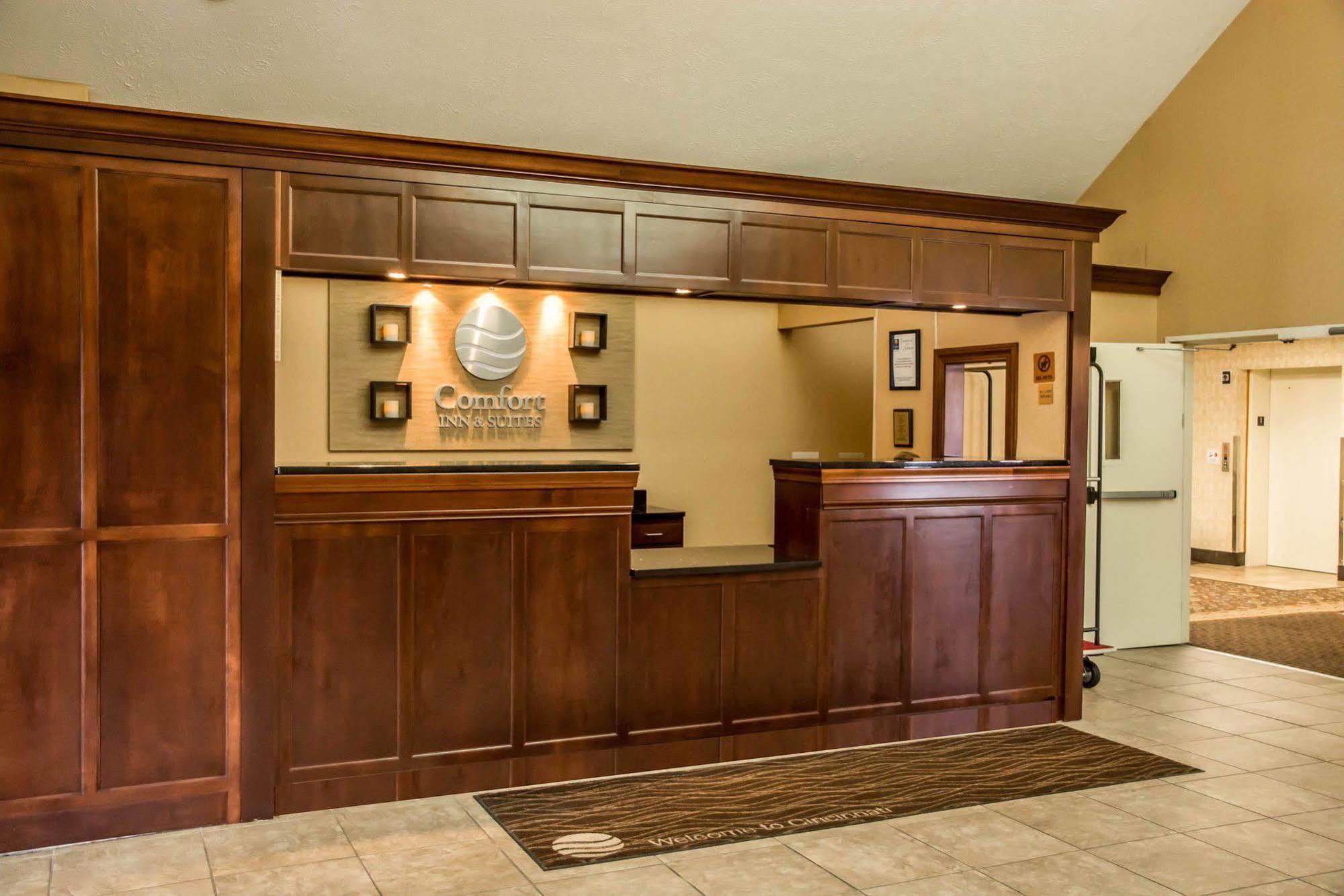 Comfort Inn & Suites Cincinnati Eastgate Esterno foto